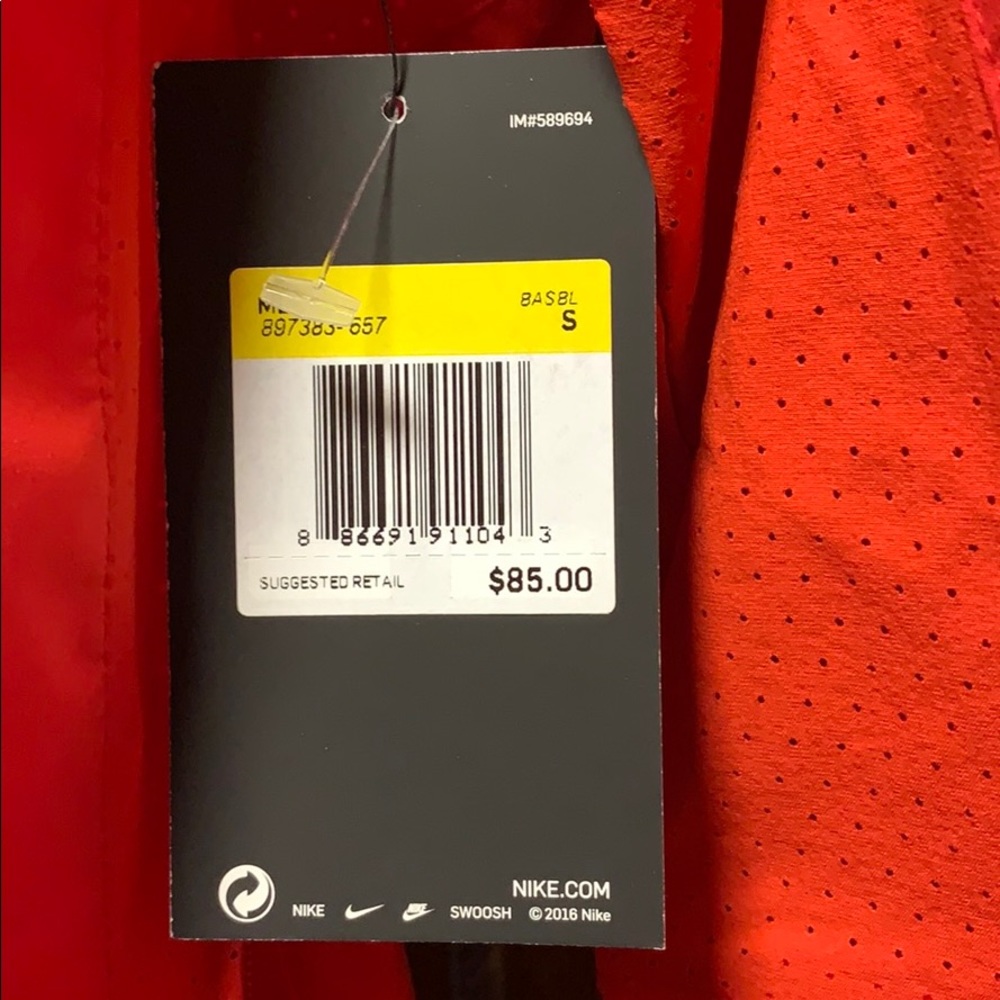 Nike really cool V Neck sportswear super unique! - Picture 4 of 8
